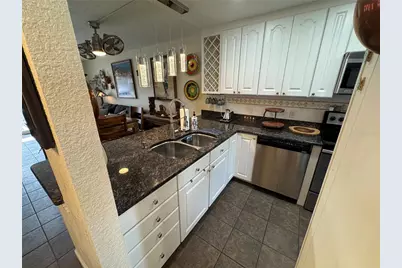 1400 Tarpon Center Drive #206, Venice, FL 34285 - Photo 4