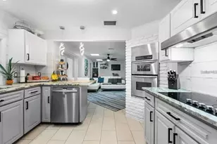 3740 Aberdeen Dr, Sarasota, FL 34240 - Photo 4