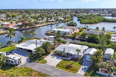 1073 Alston Lane, Englewood, FL 34223 - Photo 4