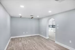 1073 Alston Ln, Englewood, FL 34223 - Photo 10