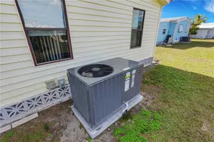 357 Longwood Dr, Venice, FL 34285 - Photo 6