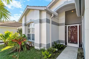 4494 Del Sol Blvd S, Sarasota, FL 34243 - Photo 4