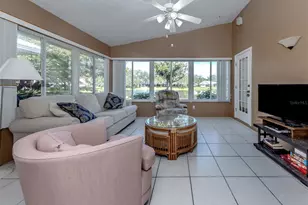 561 Clubside Cir, Venice, FL 34293 - Photo 10