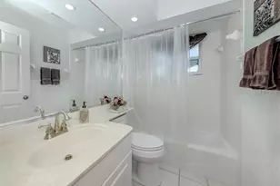 561 Clubside Cir, Venice, FL 34293 - Photo 18