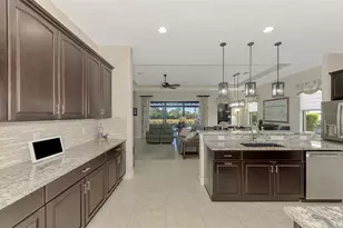 10415 Medjool Dr, Venice, FL 34293 - Photo 14