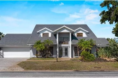 318 Oakwood Circle, Englewood, FL 34223 - Photo 4