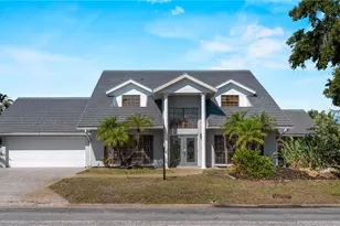 318 Oakwood Cir, Englewood, FL 34223 - Photo 4