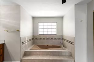 318 Oakwood Cir, Englewood, FL 34223 - Photo 44