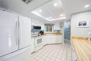 426 Pendleton Dr, Venice, FL 34292 - Photo 14