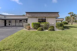 1704 Lakeside Dr, Venice, FL 34293 - Photo 2