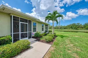 371 Capulet Dr, Venice, FL 34292 - Photo 2