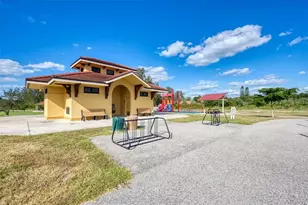 371 Capulet Dr, Venice, FL 34292 - Photo 88