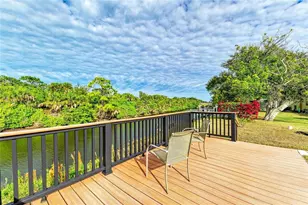 35 Castle Dr, Nokomis, FL 34275 - Photo 2