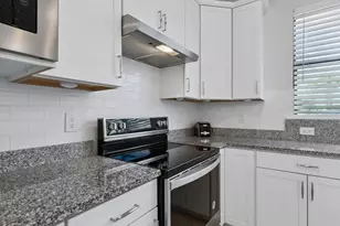 13467 Nobilio St, Venice, FL 34293 - Photo 10