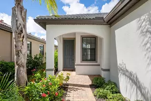 13467 Nobilio St, Venice, FL 34293 - Photo 2