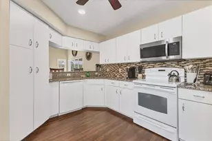 803 Montrose Dr, Venice, FL 34293 - Photo 10