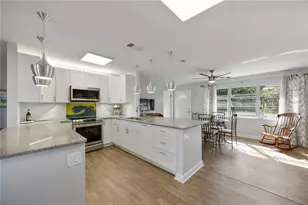 436 Circlewood Dr, Venice, FL 34293 - Photo 8