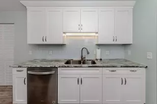 1310 Pine Lake Dr, Venice, FL 34285 - Photo 24