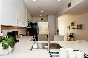 427 Cerromar Ln, Venice, FL 34293 - Photo 6