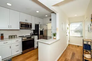 427 Cerromar Ln, Venice, FL 34293 - Photo 4