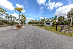 9008 Falcon Ct, Venice, FL 34293 - Photo 2