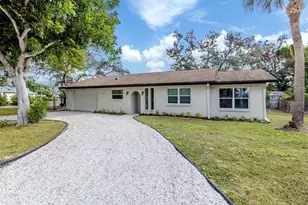 3681 Shamrock Dr, Venice, FL 34293 - Photo 2
