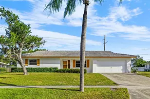 6711 Roxbury Dr, Sarasota, FL 34231 - Photo 2