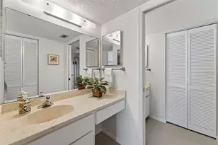 418 Cerromar Ct, Venice, FL 34293 - Photo 24