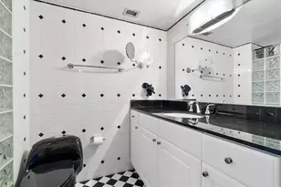 11930 N Bayshore Dr, North Miami, FL 33181 - Photo 42