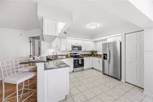 821 Montrose Dr, Venice, FL 34293 - Photo 14