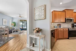 11127 Campazzo Dr, Venice, FL 34292 - Photo 2