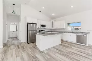 1420 E Gate Dr, Venice, FL 34285 - Photo 18