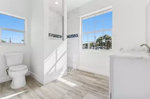 1420 E Gate Dr, Venice, FL 34285 - Photo 26