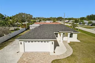 1420 E Gate Dr, Venice, FL 34285 - Photo 2