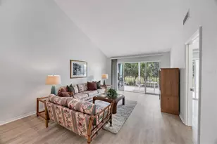 454 Cerromar Rd, Venice, FL 34293 - Photo 6