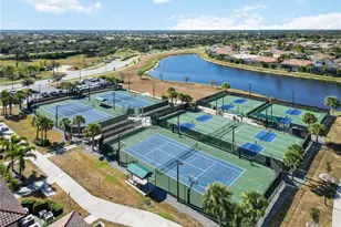 20700 Granlago Dr, Venice, FL 34293 - Photo 4