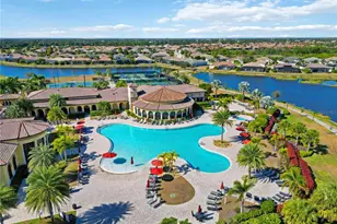 20700 Granlago Dr, Venice, FL 34293 - Photo 12