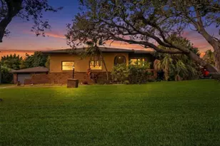 1356 Yacht Club Dr, Venice, FL 34293 - Photo 2