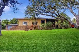 1356 Yacht Club Dr, Venice, FL 34293 - Photo 4