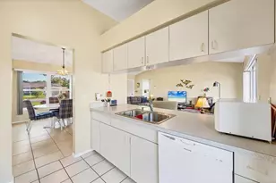 571 Morningside Rd, Venice, FL 34293 - Photo 10