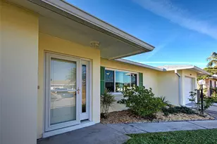 1350 Lakeside Dr, Venice, FL 34293 - Photo 2