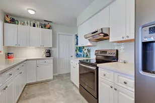 1350 Lakeside Dr, Venice, FL 34293 - Photo 12