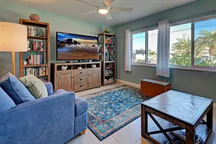 1350 Lakeside Dr, Venice, FL 34293 - Photo 6