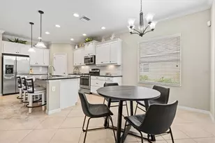 11610 Marathon Cir, Venice, FL 34293 - Photo 10