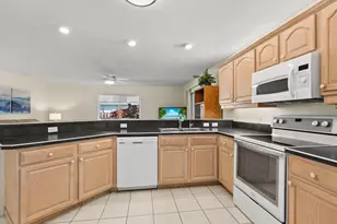 2701 Shamrock Dr, Venice, FL 34293 - Photo 4