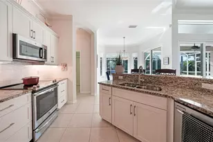 828 Dahoon Cir, Venice, FL 34293 - Photo 6