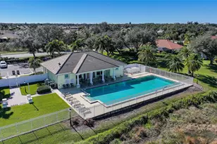 828 Dahoon Cir, Venice, FL 34293 - Photo 32