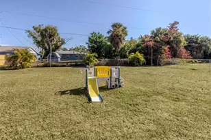 525 Azalea Dr NW, Port Charlotte, FL 33952 - Photo 6