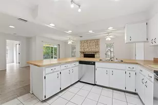 285 Lorraine Ave, Venice, FL 34293 - Photo 12