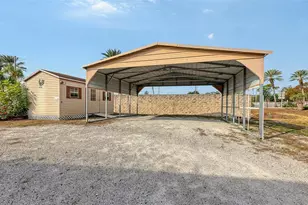 11 Erskine Dr, Venice, FL 34285 - Photo 10